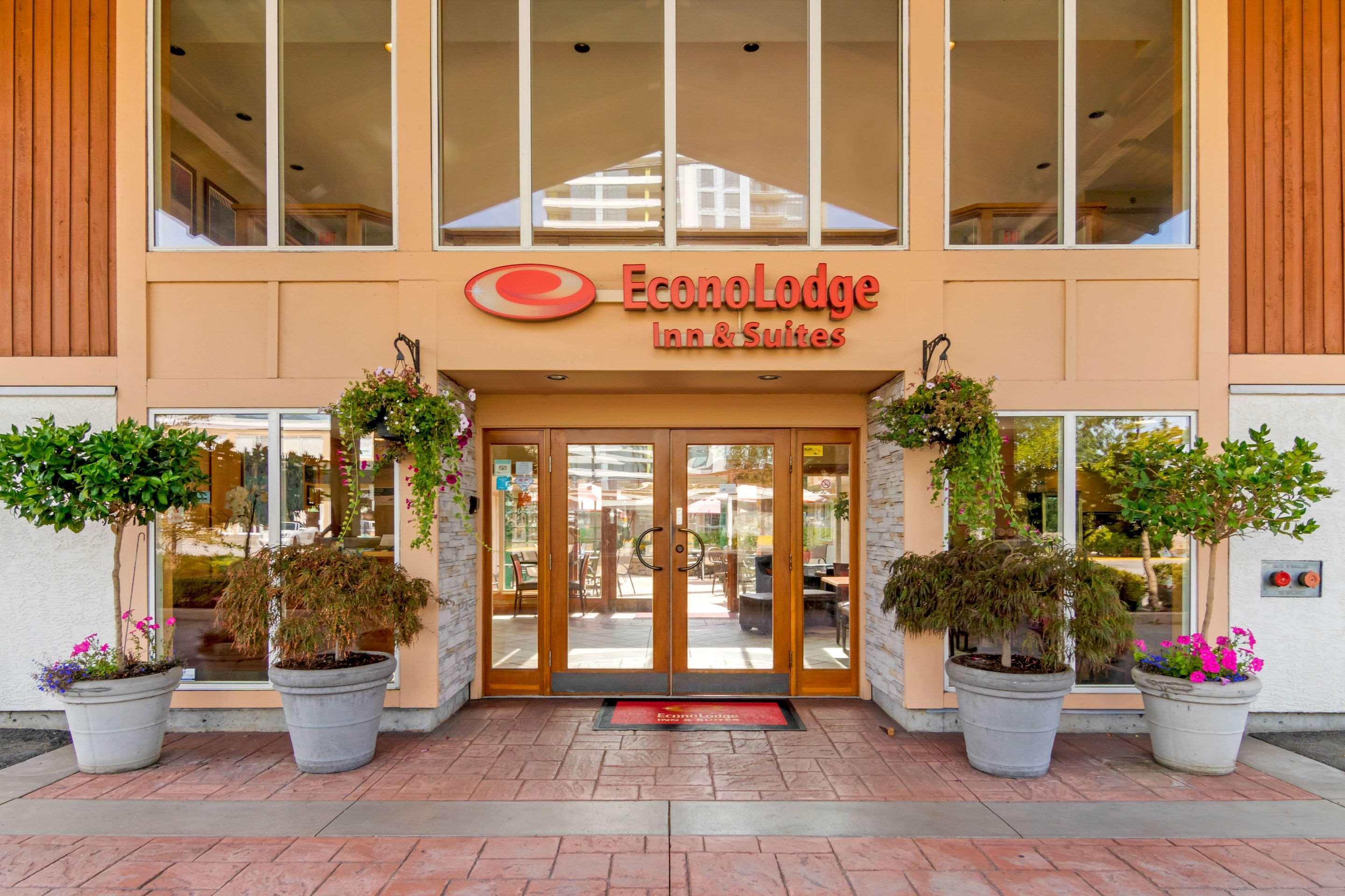 Econo Lodge Inn & Suites - North Vancouver Exterior foto